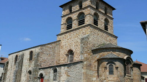 La collégiale romane St Jean Baptiste