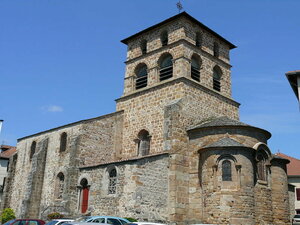 La collégiale romane St Jean Baptiste